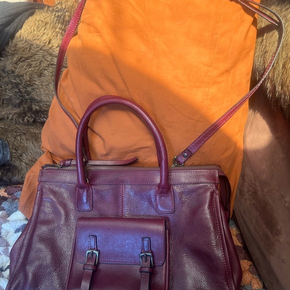 Beautiful Sundance handbag leather made in Italy.. never used.. deep burgundy - Picture 5 of 7